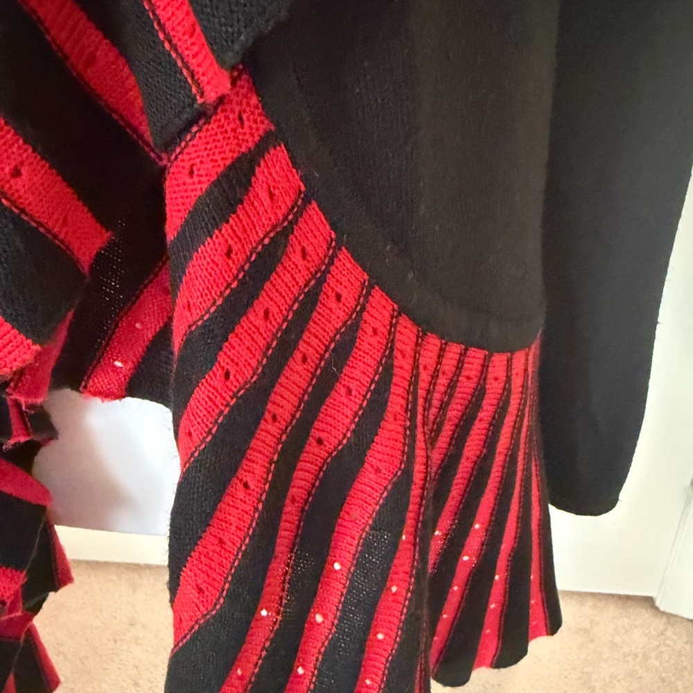Chic Black and Red Striped Women's Cardigan - Picture 3 of 8